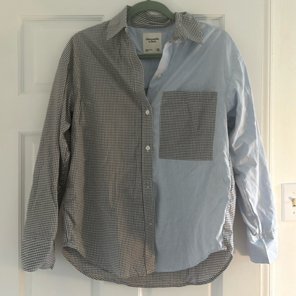 Abercrombie & Fitch Tops - Abercrombie and Fitch poplin shirt